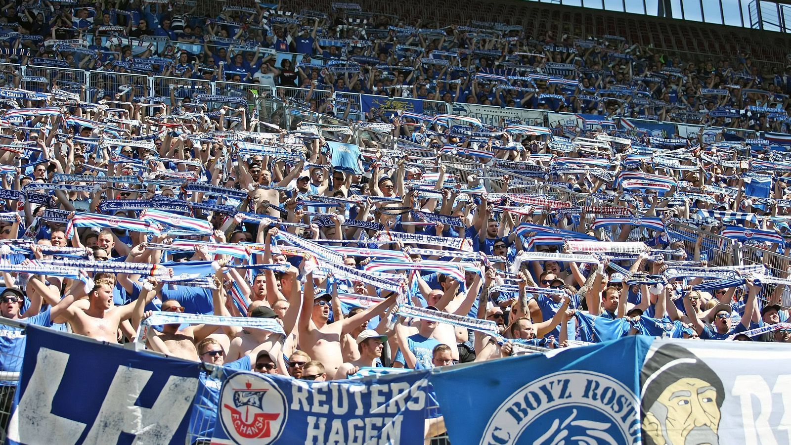 
                <strong>Platz 6: FC Hansa Rostock</strong><br>
                Verkaufte Dauerkarten für die Saison 2019/20: 4.500
              