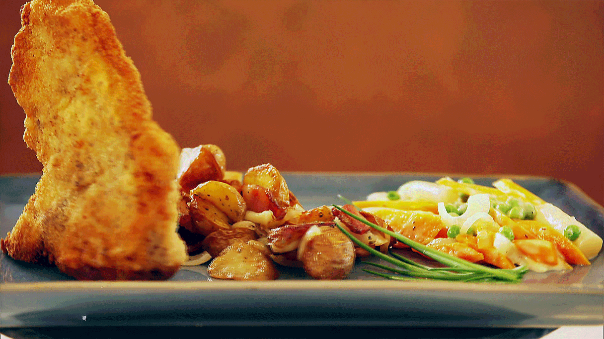 Kotelett mit Leipziger Allerlei und Bratkartoffeln