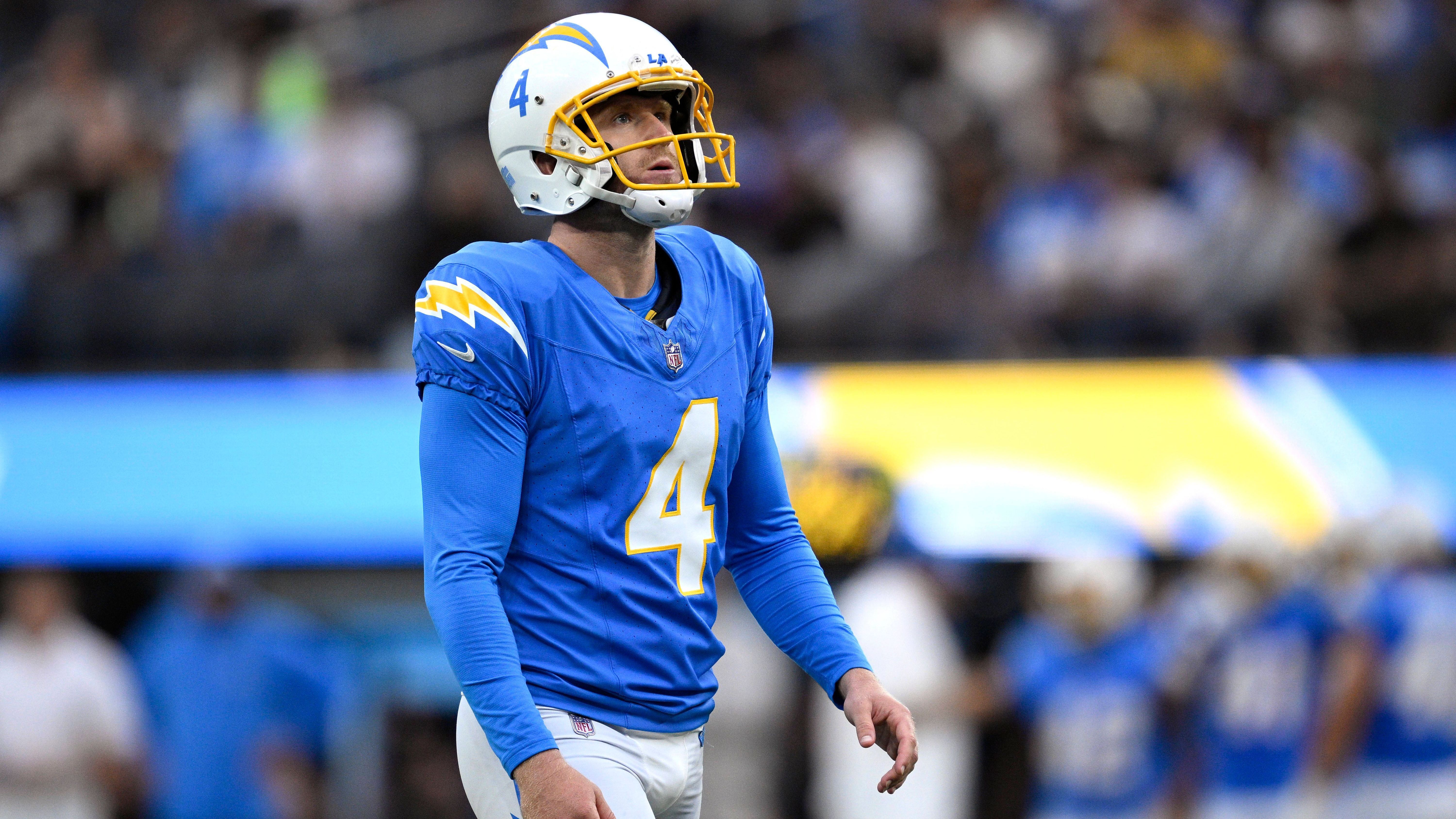 <strong>Dustin Hopkins (Cleveland Browns)</strong><br>Die Cleveland Browns haben einen neuen Kicker: Für einen Siebtrundenpick schicken die Los Angeles Chargers Dustin Hopkins nach Cleveland. Hopkins hat in seiner neunjährigen NFL-Karriere bei den Washington Commanders und den Chargers 84,8 % seiner Field-Goal-Versuche getroffen. Die Browns gaben außerdem bekannt, Kicker Cade York entlassen zu haben. York wurde 2022 gedraftet, spielte jedoch eine enttäuschende Rookie-Saison.