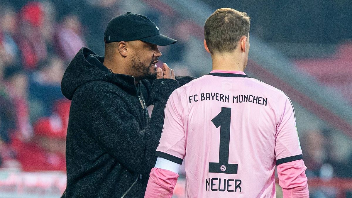 Fußball, Herren, Saison 2025 2026, 1. Bundesliga (10. Spieltag), 1. FC Union Berlin - FC Bayern München, v. l. Trainer Vincent Kompany (Bayern München), Torhüter Manuel Neuer (Bayern München), 08.1...