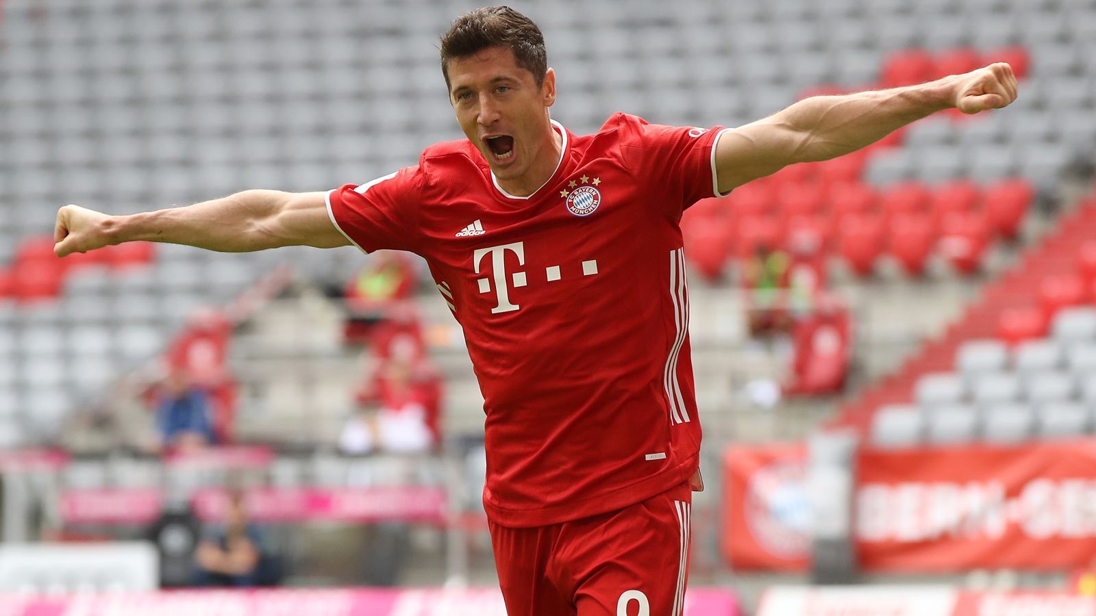 
                <strong>Platz 1 - Robert Lewandowski</strong><br>
                Bundesliga-Tore: 236Bundesliga-Spiele: 321Vereine: FC Bayern München, Borussia Dortmund
              