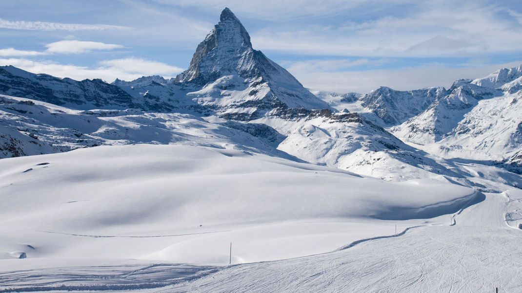 Mysteriöse Todesfälle von Skifahrern im Kanton Wallis, im Bild das Matterhorn, geben Rätsel auf.  