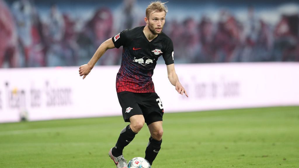 
                <strong>Konrad Laimer (zentrales Mittelfeld)</strong><br>
                Wie Sabitzer, Upamecano und Haidara kam auch Konrad Laimer vom Schwesterclub aus Salzburg zu Leipzig. Angeblich gab es im vergangenen Transfersommer ein Angebot von Atletico Madrid über rund 30 Millionen Euro, das Interesse besteht aber wohl weiterhin.
              