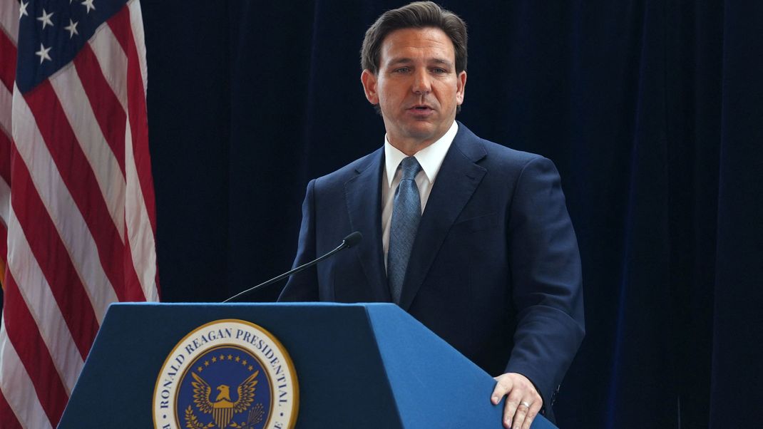 Der Ausbruch von Malaria in Florida könnte Gouverneur Ron DeSantis politisch in Bedrängnis bringen.