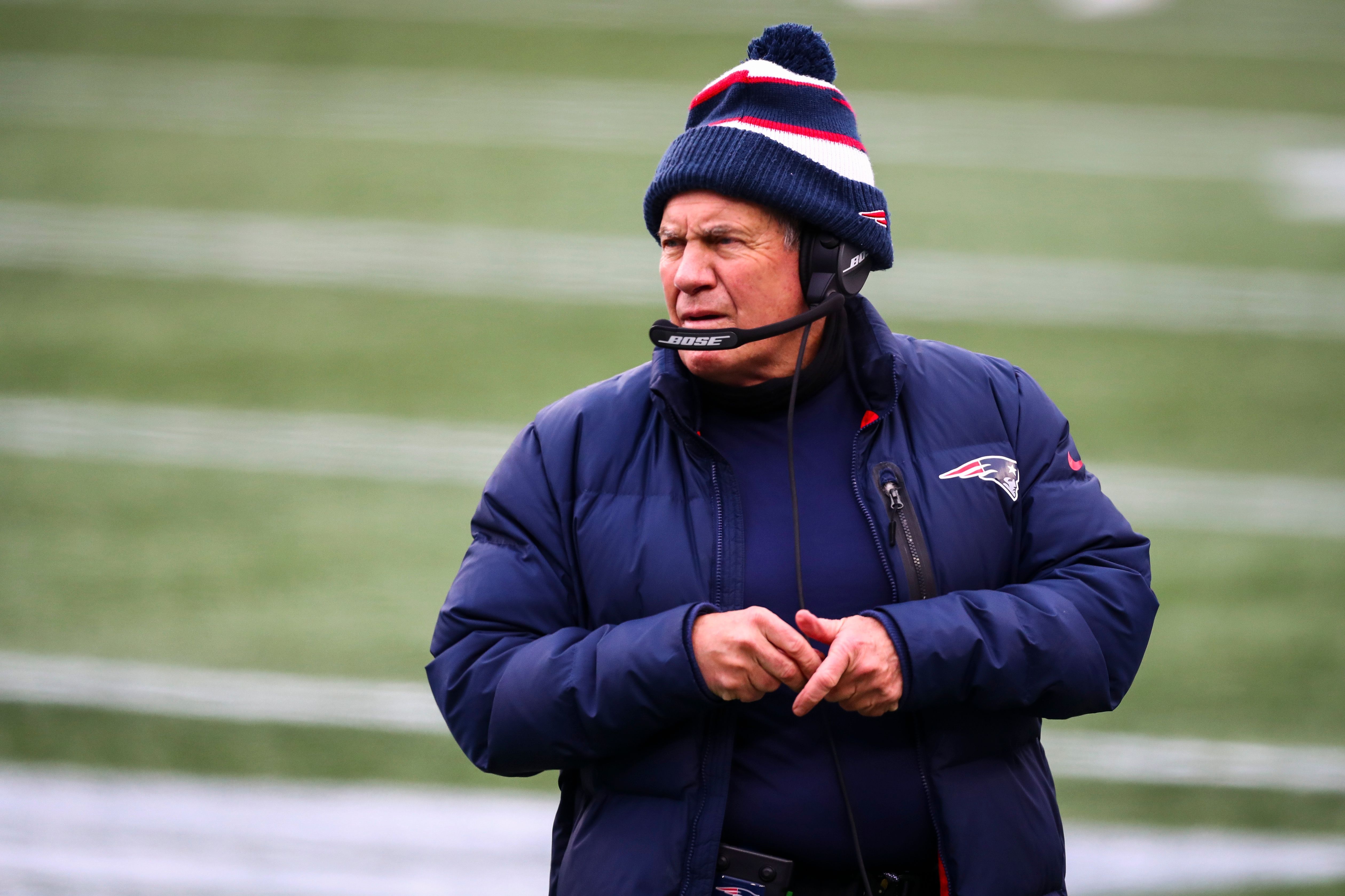 
                <strong>Die Needs der Patriots vor der Free Agency</strong><br>
                Ein Jahr nach Tom Bradys Abgang haben die New England Patriots nicht nur auf der Position des Quarterbacks eine Baustelle. Die Pats können laut "Spotrac" mit über 68 Millionen Dollar auf Shopping-Tour gehen. ran.de analysiert den Kader der Patriots vor der Free Agency auf mögliche Schwachstellen.
              