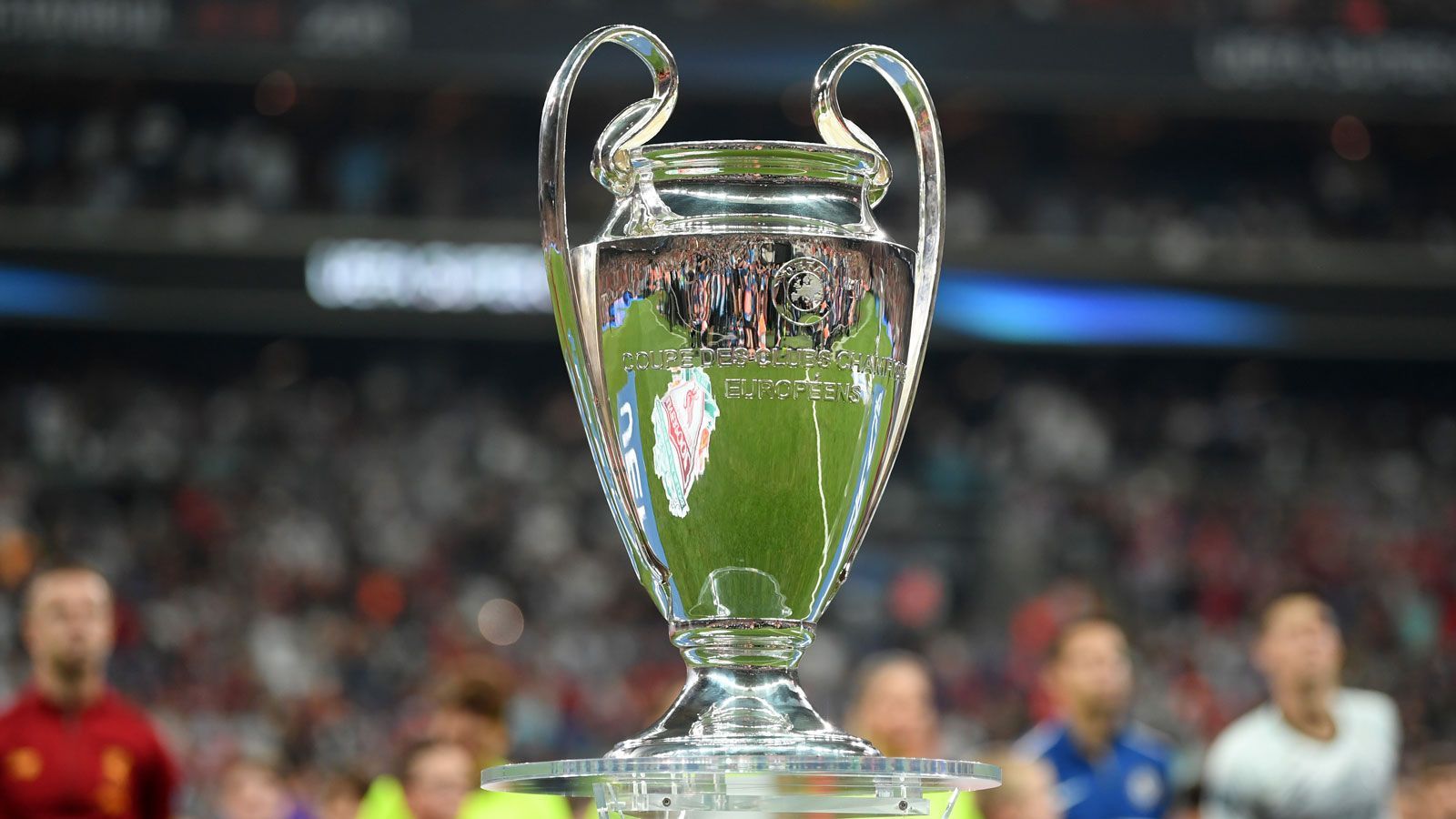 
                <strong>Champions League: Power-Ranking zur Halbzeit der Gruppenphase</strong><br>
                Halbzeit in der Champions League. Nur drei Mannschaften stehen nach drei Spieltagen der Gruppenphase noch mit weißer Weste da. Der FC Bayern, Paris St. Germain und Manchester City. Das bedeutet allerdings nicht, dass diese drei auch die Topfavoriten auf den Titel sind. ran.de stellt ein Power-Ranking vor dem 4. Vorrunden-Spieltag auf. In die Wertung fließen sowohl die Auftritte in der Königsklasse als auch die Leistungen in den jeweiligen Ligen mit ein.
              