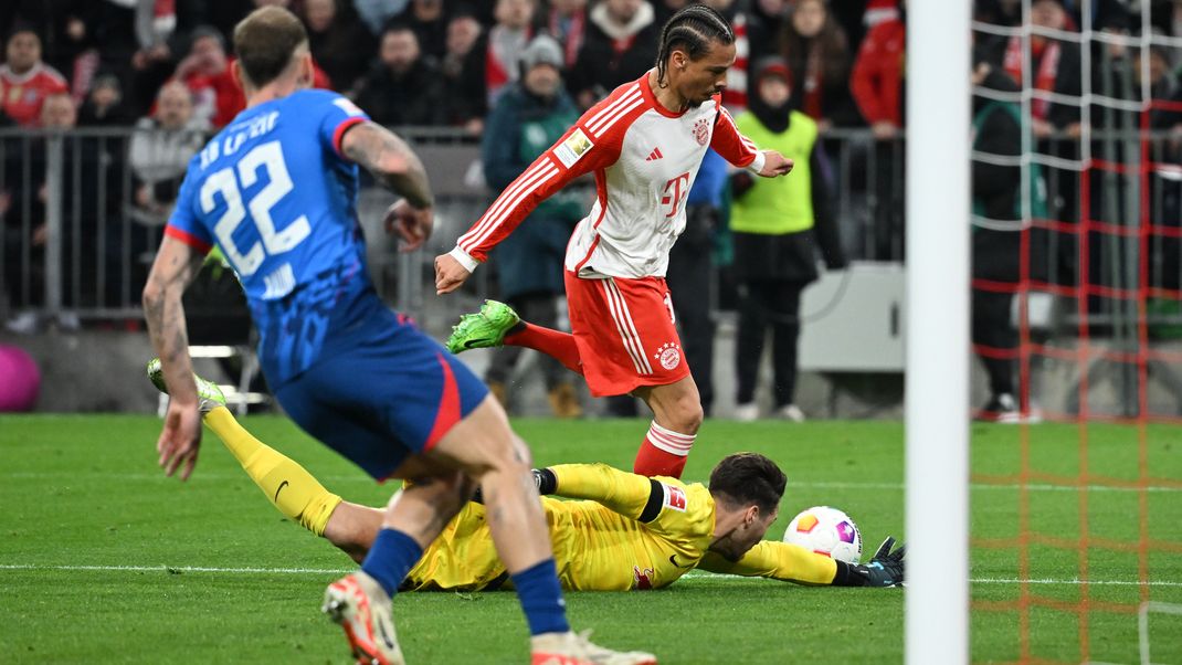 Ein hart erarbeiteter Sieg: Der FC Bayern kann endlich wieder nach den vergangenen Niederlagen jubeln.