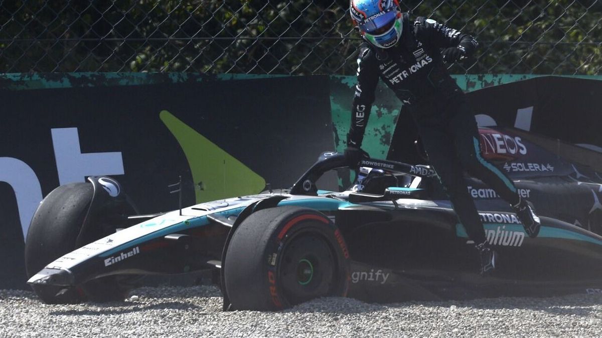 Mercedes-Fahrer Andrea Kimi Antonelli nach seinem Unfall in Monza 2024