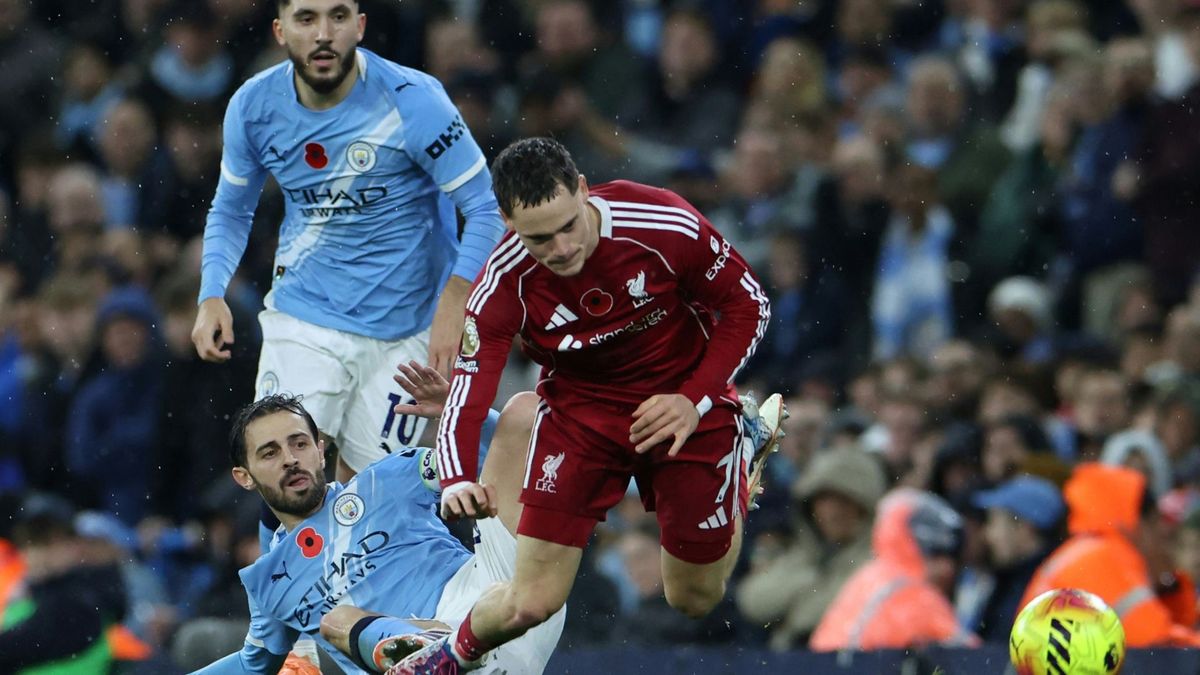 Florian Wirtz (r.) im Duell mit Bernardo Silva