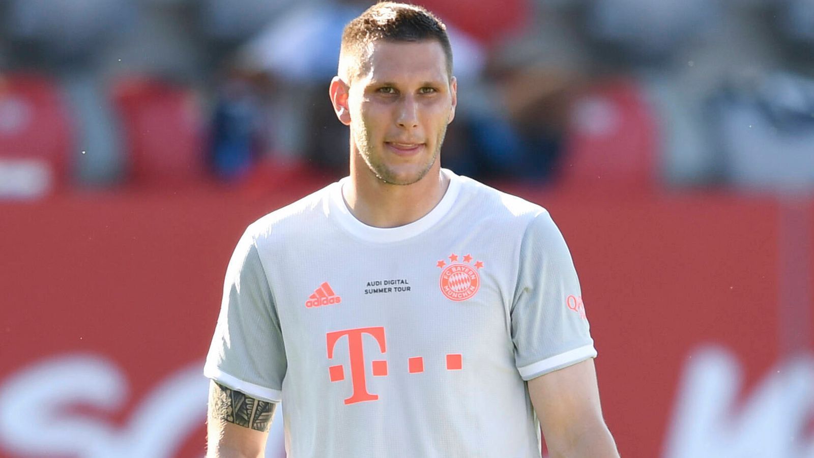 
                <strong>Süle ist zurück</strong><br>
                Niklas Süle hat sein Comeback gefeiert. "Es ist klar, dass die hundertprozentige Spritzigkeit noch nicht da ist", sagte er nach seinem halbstündigen Einsatz, betonte bei "MagentaSport" aber auch: "Ich fühle mich sehr gut, ich bin körperlich topfit."
              