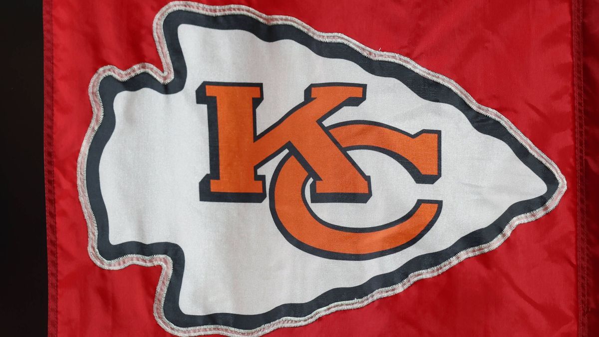 KANSAS CITY, MO - DECEMBER 08: A view of the Kansas City Chiefs logo before an NFL, American Football Herren, USA game between the Los Angeles Chargers and Kansas City Chiefs on December 8, 2024 at...