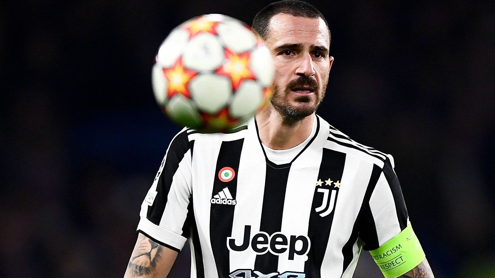 
                <strong>Platz 14: Leonardo Bonucci</strong><br>
                34 Jahre | Abwehr | Juventus
              