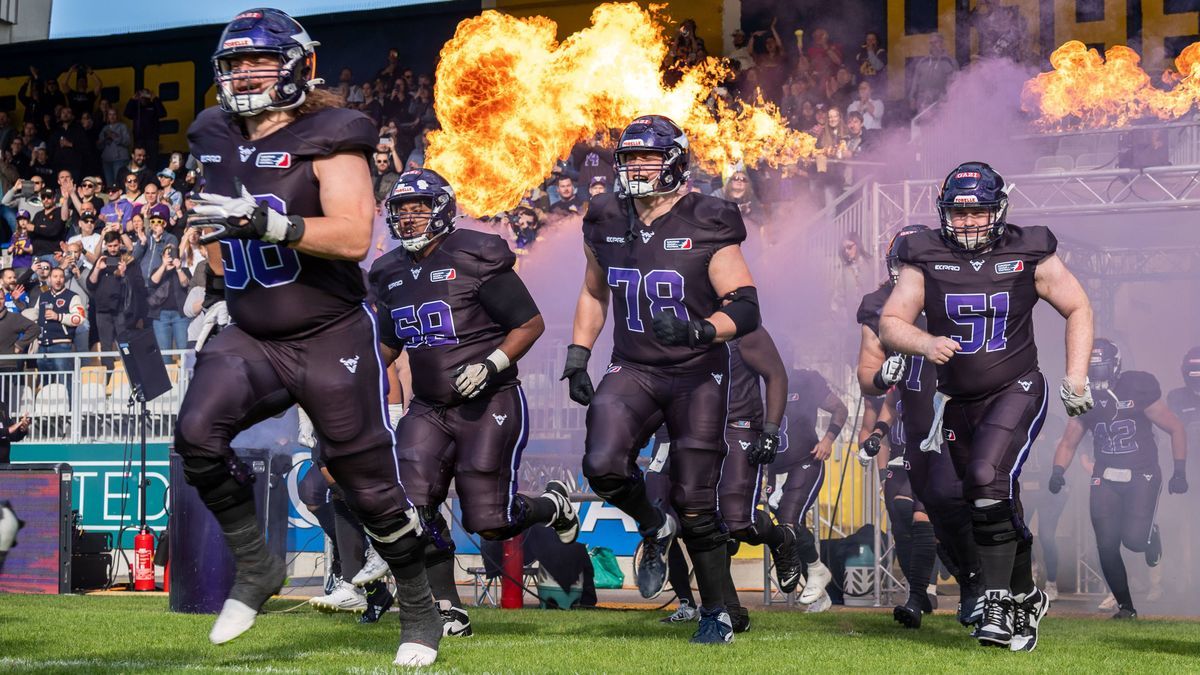 Victor Stoffel (Vienna Vikings, 78), Vienna Vikings vs Enthroners, American Football, European League of Football, Week 2, Season 2025, 24.05.2025, Vienna Stadion Hohe Warte Austria Copyright: xFoo...