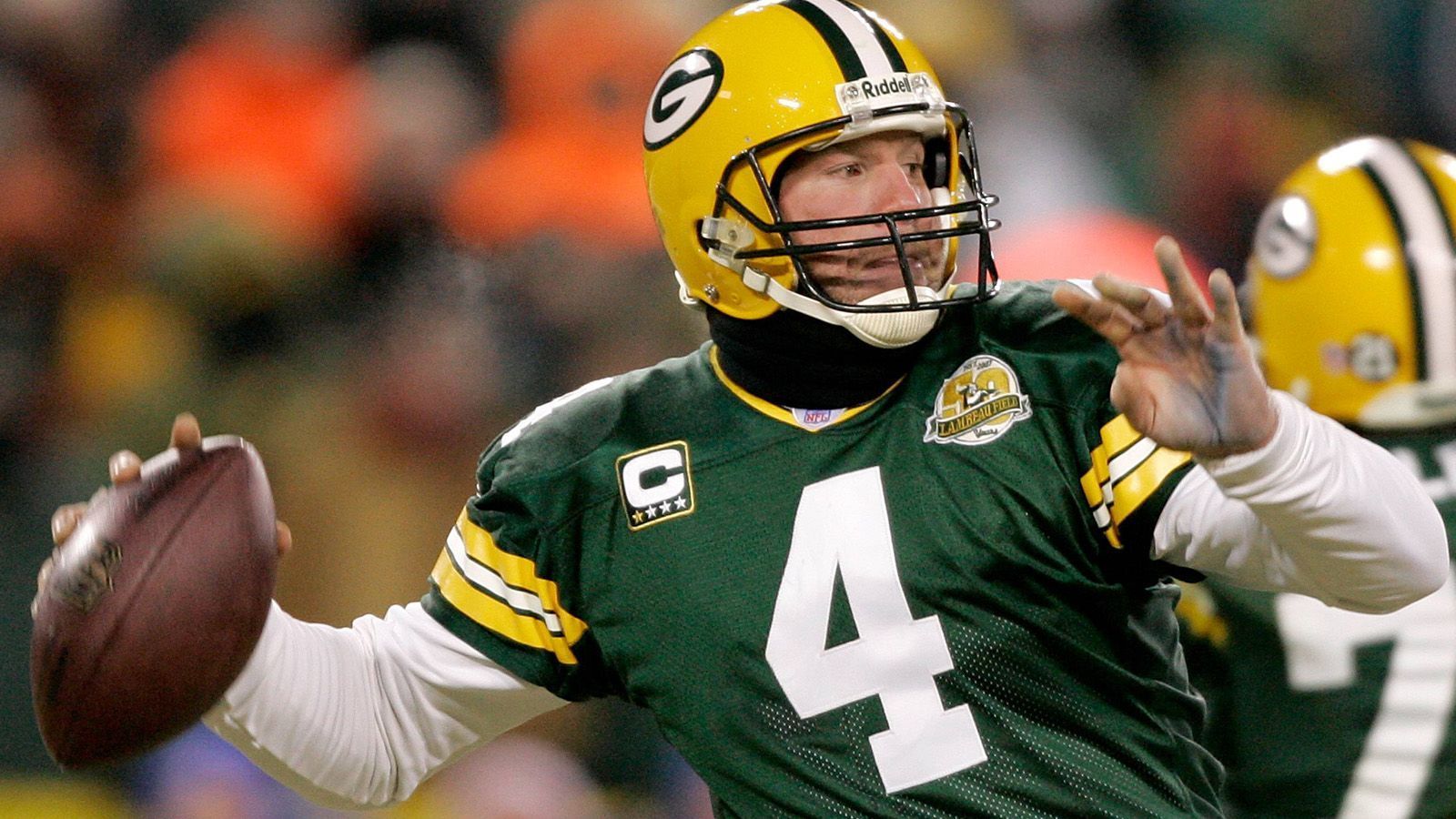 
                <strong>Green Bay Packers: Brett Favre (Quarterback) </strong><br>
                Favre war ein legendärer Quarterback, der die Packers zu einem Super-Bowl-Sieg führte und zahlreiche NFL-Rekorde hält.
              