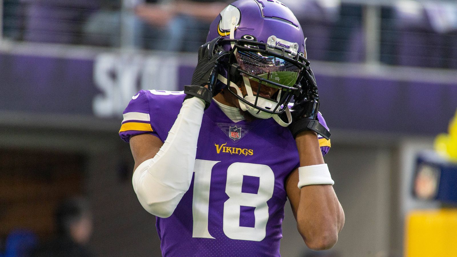 
                <strong>5. Platz: Justin Jefferson</strong><br>
                &#x2022; Position: Wide Receiver<br>&#x2022; Team: Minnesota Vikings<br>&#x2022; Wettquote: +15.000 (100 Dollar Einsatz = 15.000 Dollar Gewinn)<br>
              