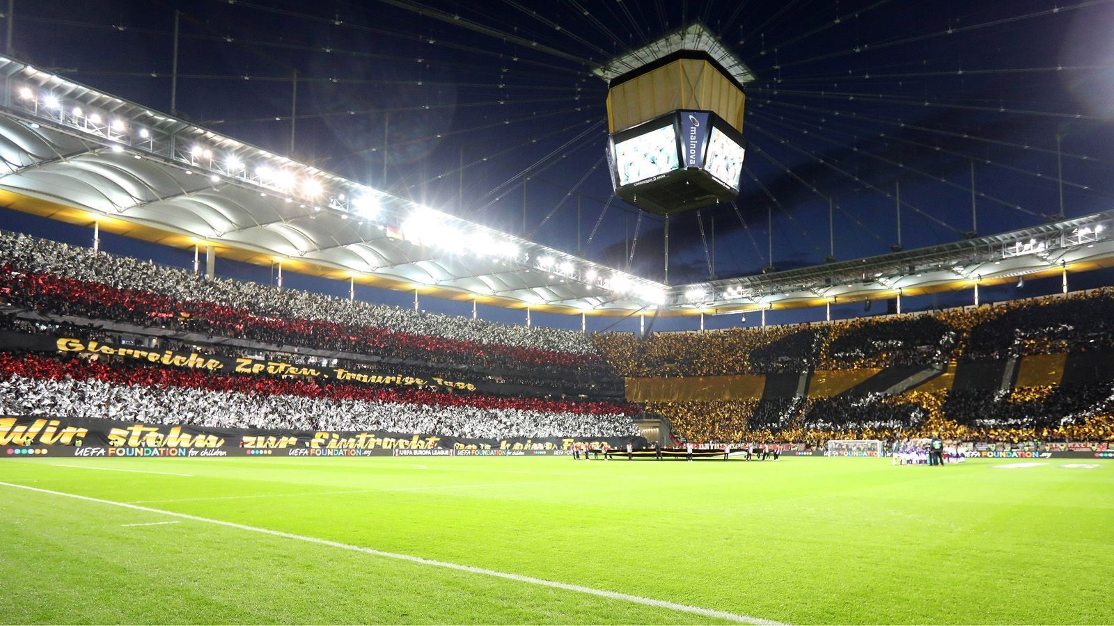 
                <strong>Eintracht-Fans beeindrucken mit Choreo gegen Inter </strong><br>
                Außerdem hielten Teile der Fans Banner mit der Aufschrift "Wir stehen zur Eintracht gar keine Frage" hoch. 
              