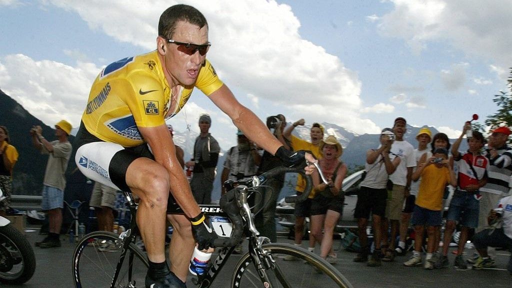 
                <strong>Als Schalke das letzte Mal gegen Bayern gewann, ...</strong><br>
                … galt Radprofi Lance Armstrong noch als sauberer Sportsmann. Später wurden dem wohl größten Betrüger der Sportgeschichte alle sieben Tour-de-France-Erfolge wegen Dopings aberkannt.
              