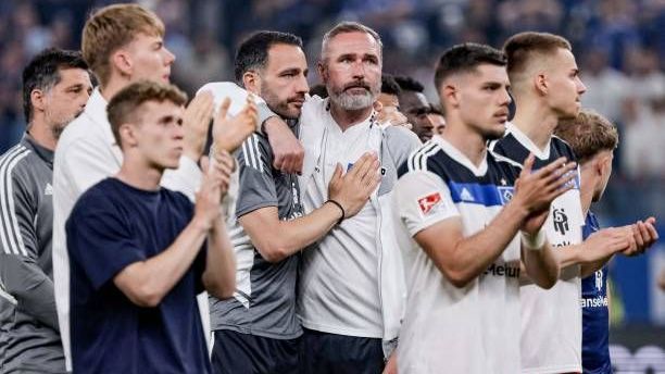 <strong>Saison 2022/23 - Relegation</strong><br>Dort wartet der VfB Stuttgart auf die Hansestädter. Schnell wird klar: Hier ist für den HSV nichts zu holen. Bereits im Hinspiel setzt es für die Rauten eine 0:3-Niederlage. Im Rückspiel kann man zwar in Führung gehen, muss sich aber letztendlich ein zweites Mal geschlagen geben. In Addition heißt es nach 180 Minuten 6:1 für Stuttgart. Der HSV muss also einen sechsten Anlauf Richtung Aufstieg nehmen.