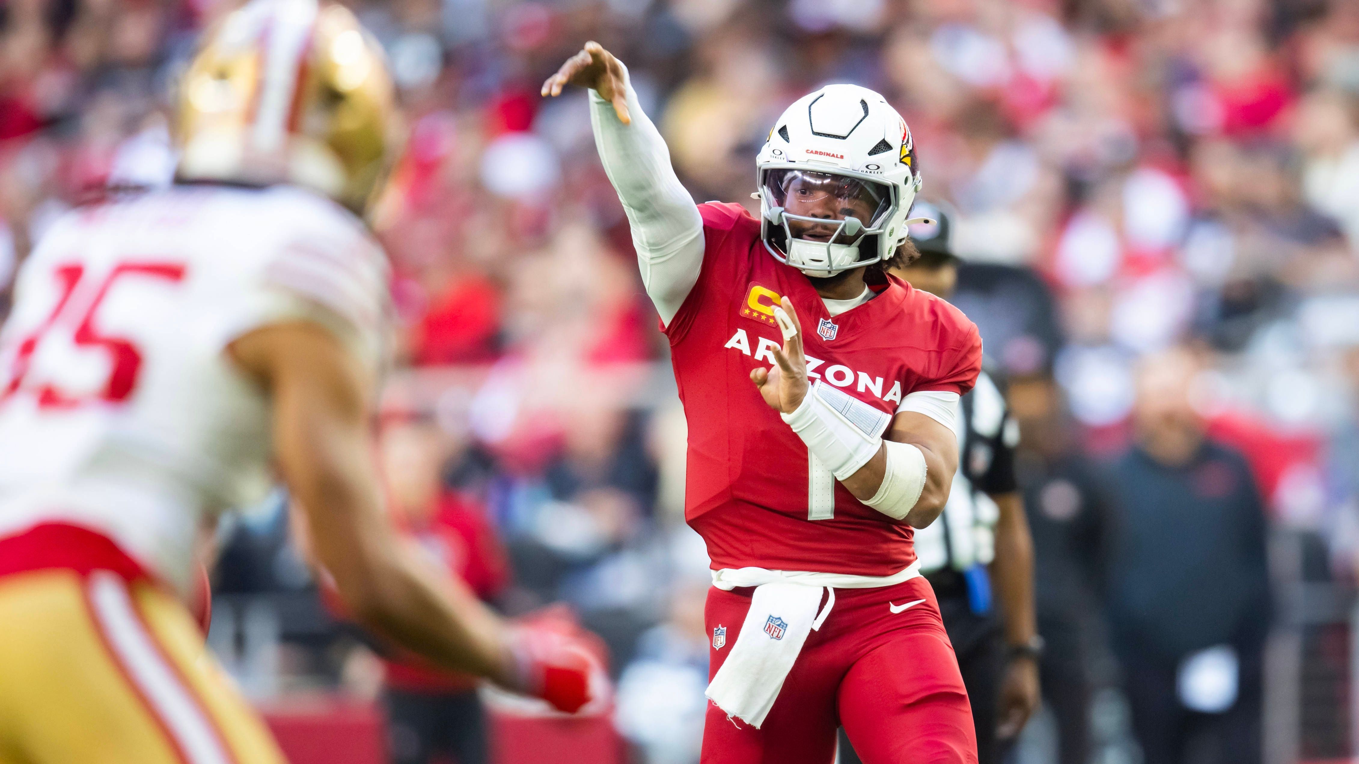 <strong>Platz 9: Kyler Murray (Arizona Cardinals)</strong><br>• Vertrag bis: 2028<br>• Gesamtgehalt: 230.500.000 US-Dollar<br>• Durchschnittsgehalt: 46.100.000 US-Dollar