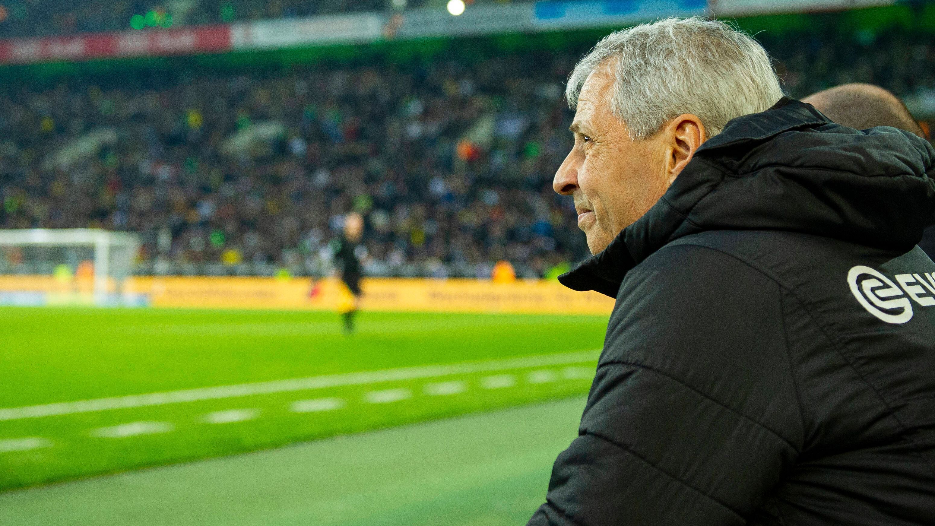 
                <strong>Daumenkino: So lief das Borussen-Duell zwischen Gladbach und dem BVB</strong><br>
                Im Spitzenspiel zwischen Borussia Mönchengladbach und Borussia Dortmund lässt BVB-Trainer Lucien Favre einen seiner Besten zunächst auf der Bank. Jadon Sancho soll sich vor dem Spiel nicht wohl gefühlt haben und wird vorerst geschont. 
              