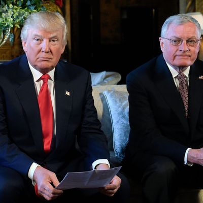 Donald Trumps Sonderbeauftragter Keith Kellogg will den Krieg zwischen Russland und der Ukraine mit Drohungen gegenüber beiden Seiten beenden. 