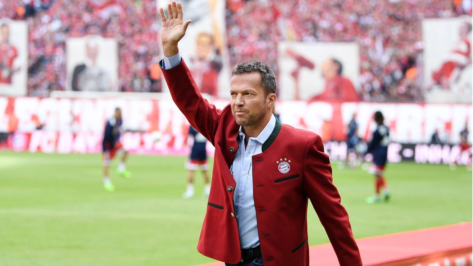 
                <strong>Lothar Matthäus</strong><br>
                Position: Zentrales Mittelfeld, LiberoUmgerechneter Marktwert: 130 Millionen EuroBeim FC Bayern aktiv: Von 1984 bis 1988 und von 1992 bis 2000Bewertete Saison: 1987/88 (26 Jahre)
              