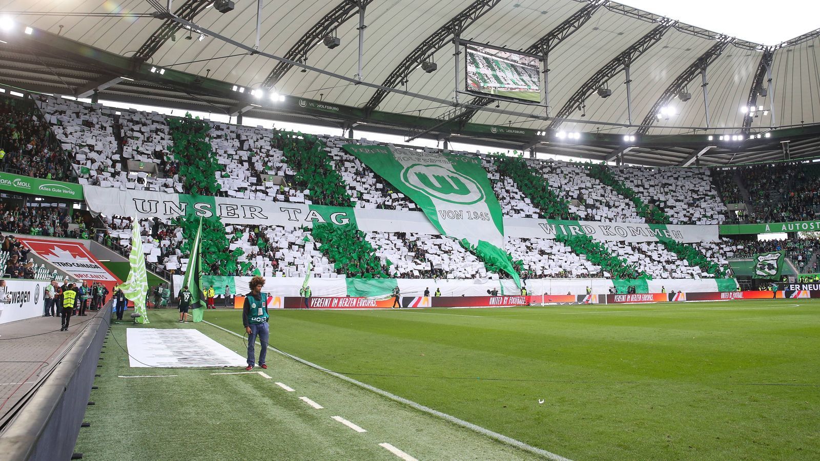 
                <strong>VfL Wolfsburg </strong><br>
                Vereinshymne: "Grün-Weiß VfL" (Frank Skibitzki)
              