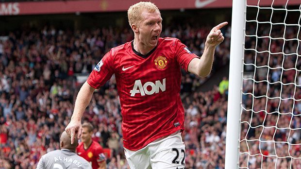 
                <strong>Mittelfeld: Paul Scholes</strong><br>
                Mittelfeld: Paul Scholes. Diese United-Legende darf in der Mannschaft von Zidane natürlich nicht fehlen. Über ihn sagt er: "Er war ein Spieler, der die schwierigsten Sachen leicht aussehen ließ."
              