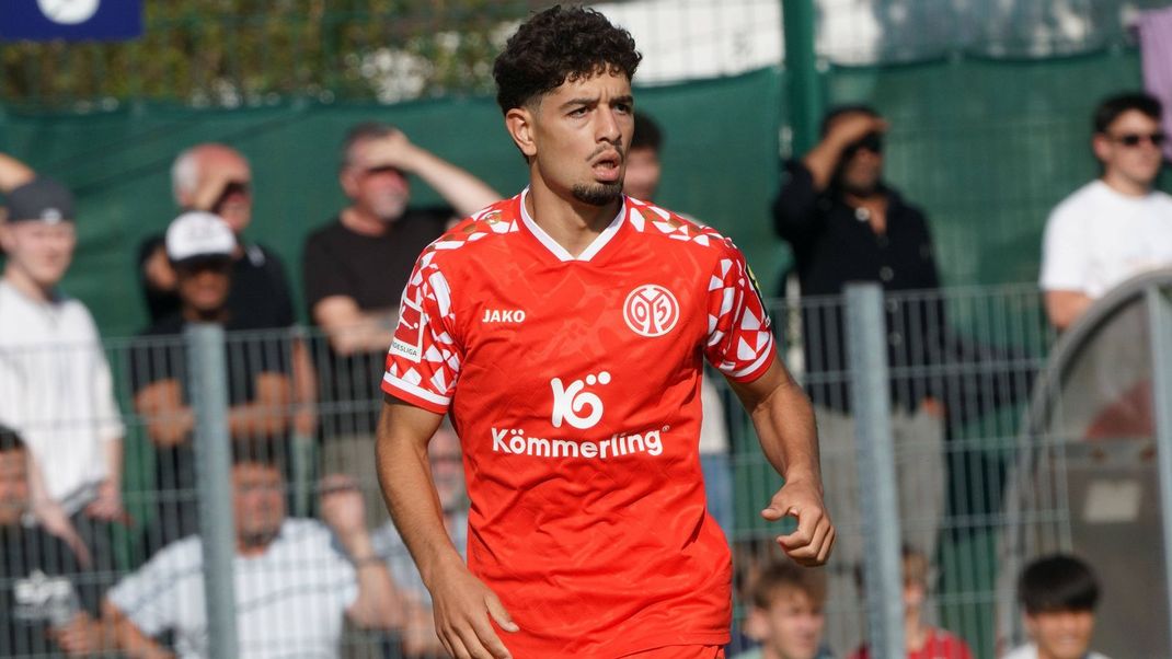 BEN BOBZIEN BAYERN ALZENAU-1. FSV MAINZ 05 TESTSPIEL MAIREC ARENA ALZENAU *** BEN BOBZIEN BAYERN ALZENAU 1 FSV MAINZ 05 TEST MATCH MAIREC ARENA ALZENAU PUBLICATIONxNOTxINxUSA