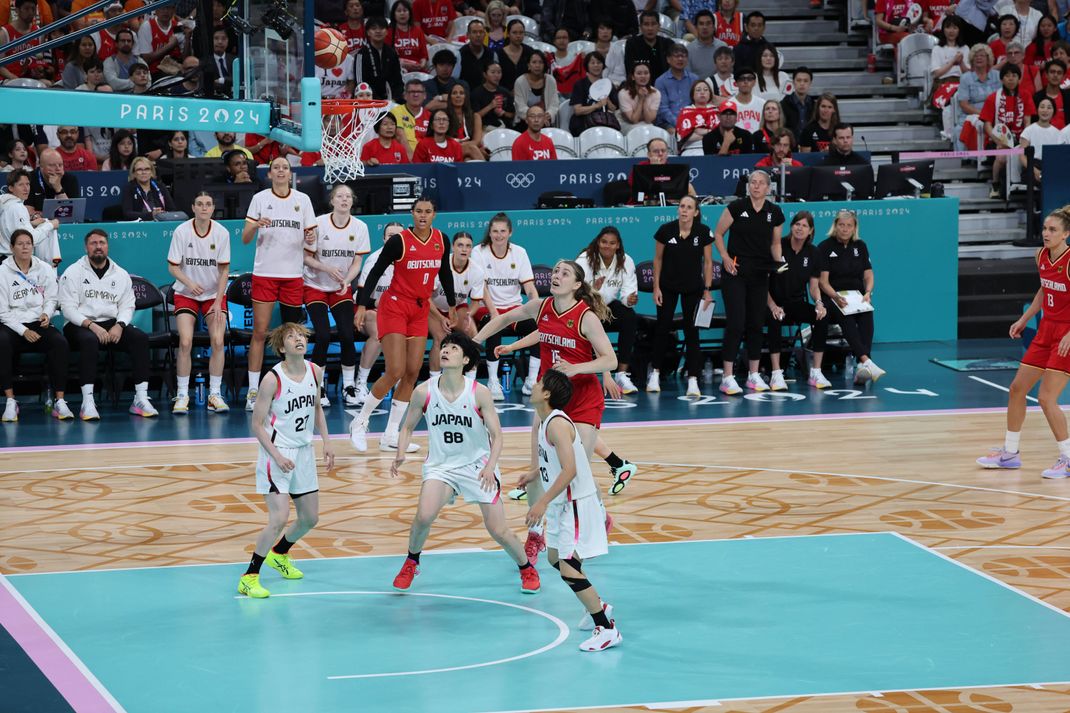 Die deutschen Basketballdamen im Spiel gegen Japan.