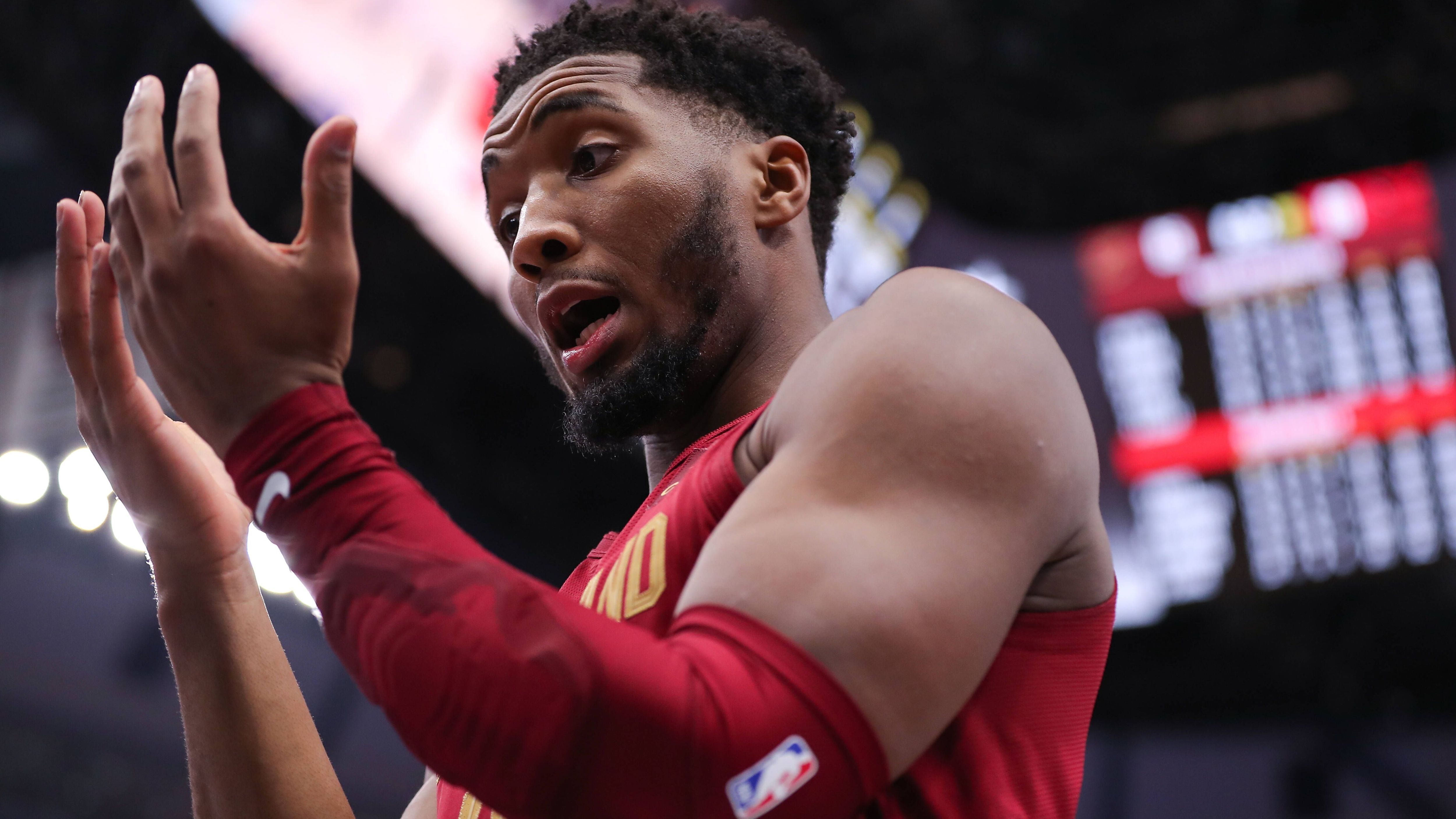 <strong>NBA: Die besten individuellen Leistungen in einem Spiel</strong><br>Am 2. Januar 2023 erzielte Donovan Mitchell 71 Punkte beim 145:134 Overtime-Sieg seiner Cleveland Cavaliers gegen die Chicago Bulls. Seine Leistung war eine der besten der vergangenen Jahre. <em><strong>ran</strong></em> zeigt die besten individuellen Performances von einzelnen Spielern in der bisherigen NBA-Geschichte. Das ist unsere Top 10!