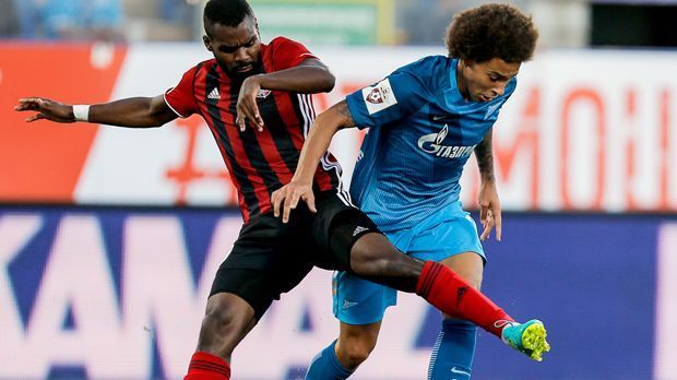 
                <strong>Axel Witsel (Zenit St. Petersburg)</strong><br>
                Axel Witsel (Zenit St. Petersburg): Vor wenigen Tagen soll laut übereinstimmenden Medienberichten ein Transfer des Belgiers zu Juventus Turin nur knapp gescheitert sein. Ein Abgang Witsels gilt spätestens für 2017 aber als sicher. Der 27 Jahre alte Mittelfeldspieler wurde zuletzt immer wieder mit Chelsea und Liverpool in Verbindung gebracht. Um sich für weitere Vereine zu empfehlen, kann der EM-Teilnehmer die Europa League als Bühne nutzen. Dort trifft sein Klub auf Maccabi Tel Aviv, Alkmaar und Dundalk.
              