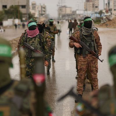 Mitglieder der Terrororganisation Hamas (Bild): Sie stufen Israels Pläne als Verhandlungshindernis ein.