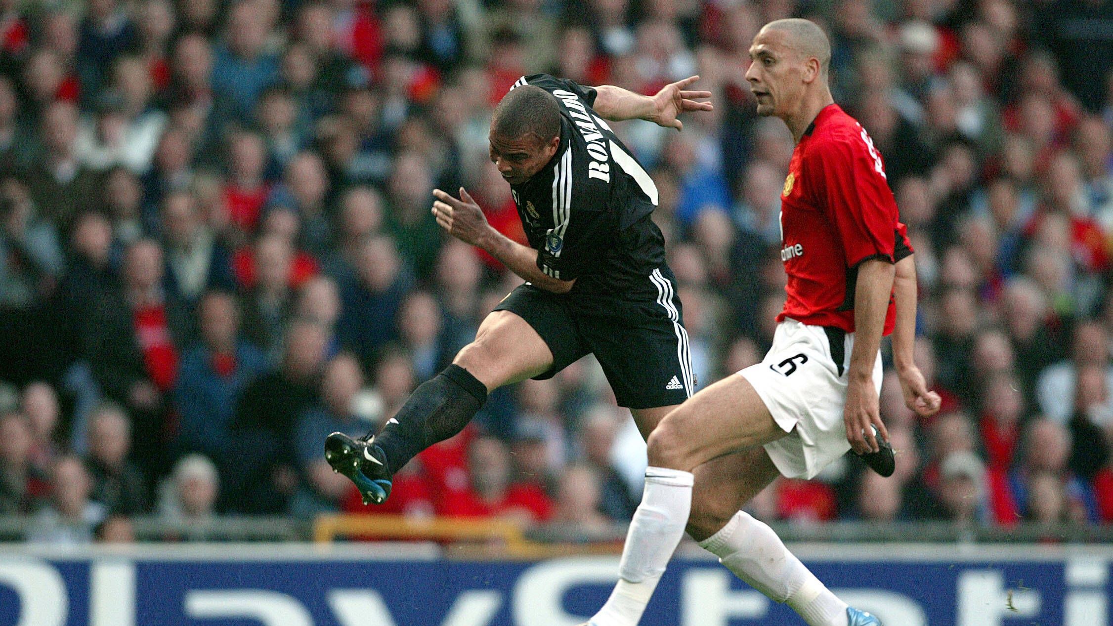 <strong>Champions League 2002/2003: Standing Ovation für Ronaldo</strong><br>Nachdem Real Madrid das Viertelfinal-Hinspiel gegen Manchester United mit 3:1 gewann, mussten die "Galacticos" im Rückspiel etwas zittern. Doch dank eines Hattricks von Superstar Ronaldo zogen die Spanier trotz 3:4-Niederlage ins Halbfinale ein. Bei seiner Auswechslung erhielt der brasilianische Torjäger auch vom gegnerischen Publikum im Old Trafford Standing Ovations.
