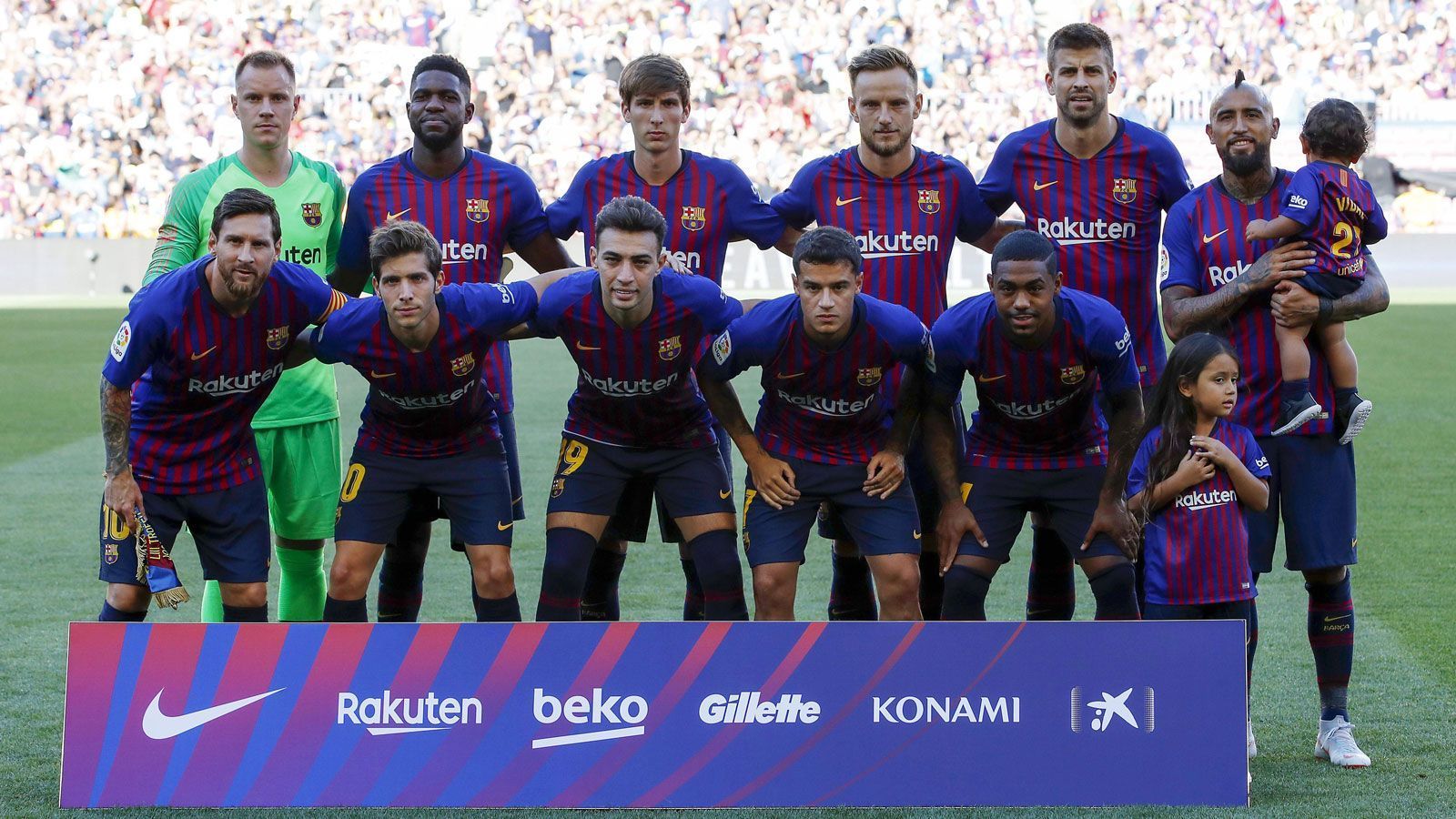 
                <strong>Trikot-Deal für Barcelona</strong><br>
                Durch Piquets Verbindung zum japanischen Milliardär wurde "Rakuten" vergangenes Jahr zum Trikotsponsor des FC Barcelona. Ein Deal, der den Katalanen kolportierte 220 Millionen Euro in den kommenden Jahren bringen wird.
              