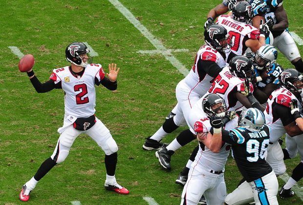 
                <strong>Noch mit Chancen: Atlanta Falcons (6-9, Carolina):</strong><br>
                Die Falcons müssen gewinnen, alles andere zählt nicht. Bei einem Sieg wären die Falcons seit der Umstrukturierung 1983 erst das zweite Team nach Seattle (2010), das mit einer negativen Bilanz in die K.o.-Runde einzieht.
              