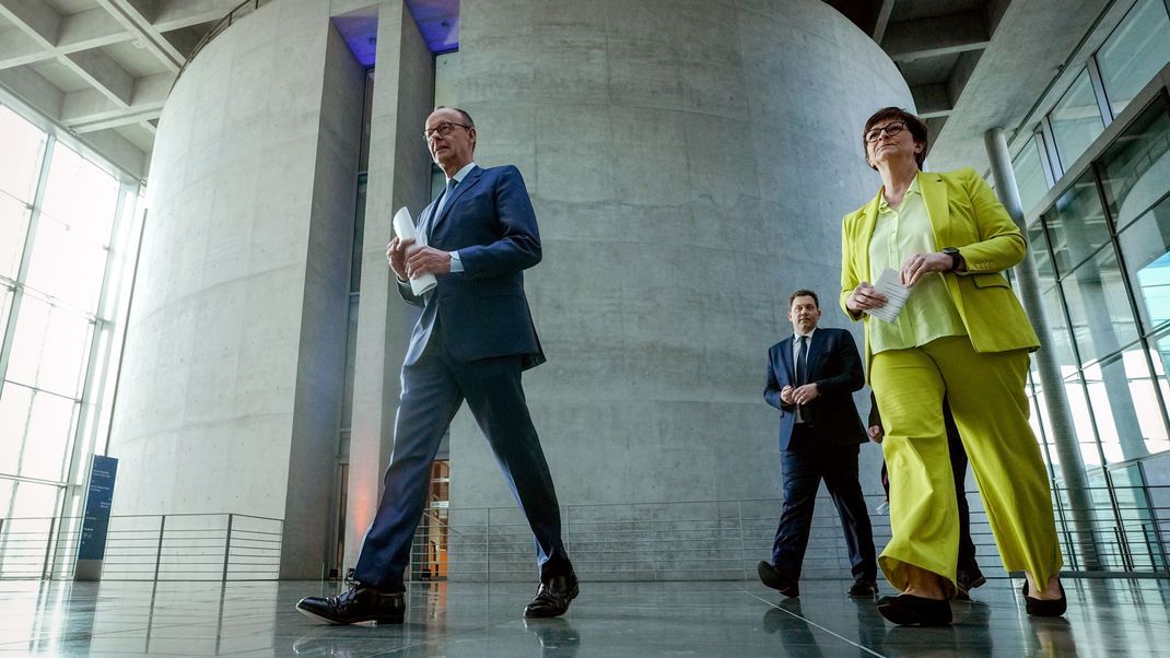 Friedrich Merz steht vor den Koalitionsgesprächen vor einer frühen Zerreißprobe im Bundestag. (Archivbild)