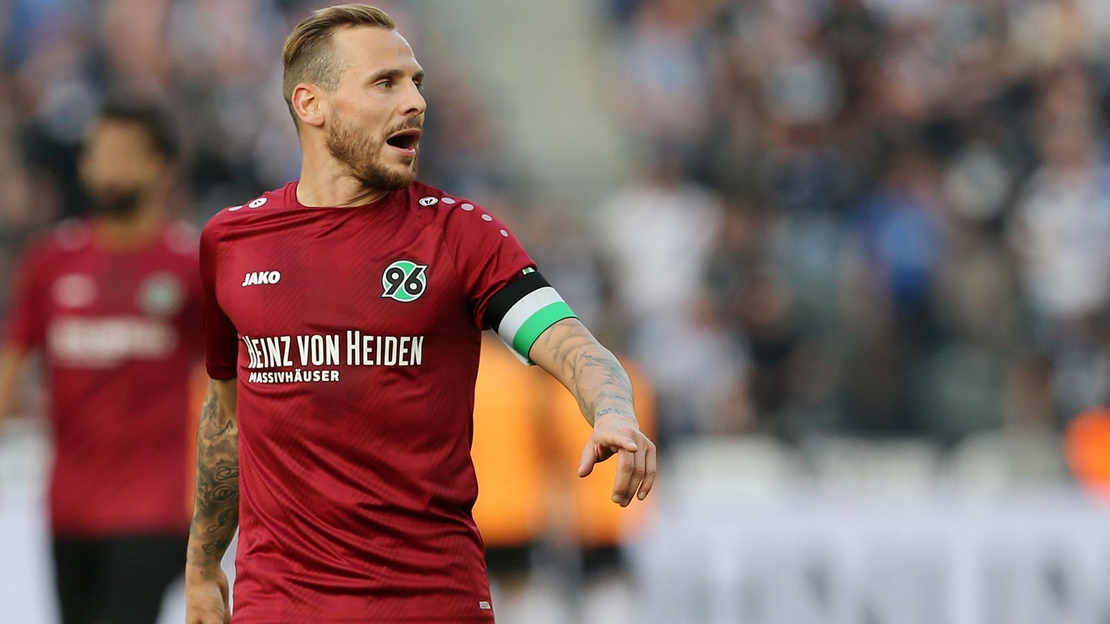 
                <strong>Marvin Bakalorz (Hannover 96)</strong><br>
                Im Verein seit: Juli 2016Position: Zentraler MittelfeldspielerAlter: 29 Jahre
              