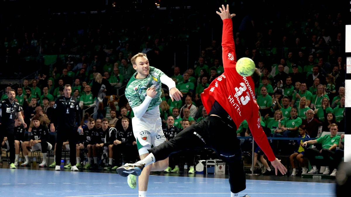 Mathias Gidsel überwindet Andreas Wolff