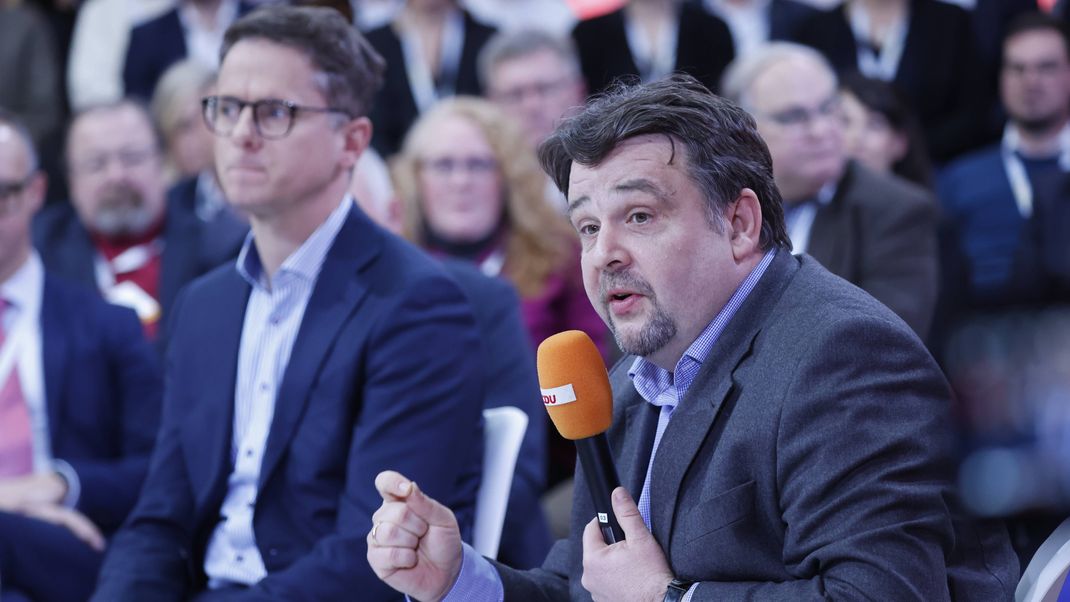 Dennis Radtke (rechts) auf der Betriebsrätekonferenz von CDU und CDA.