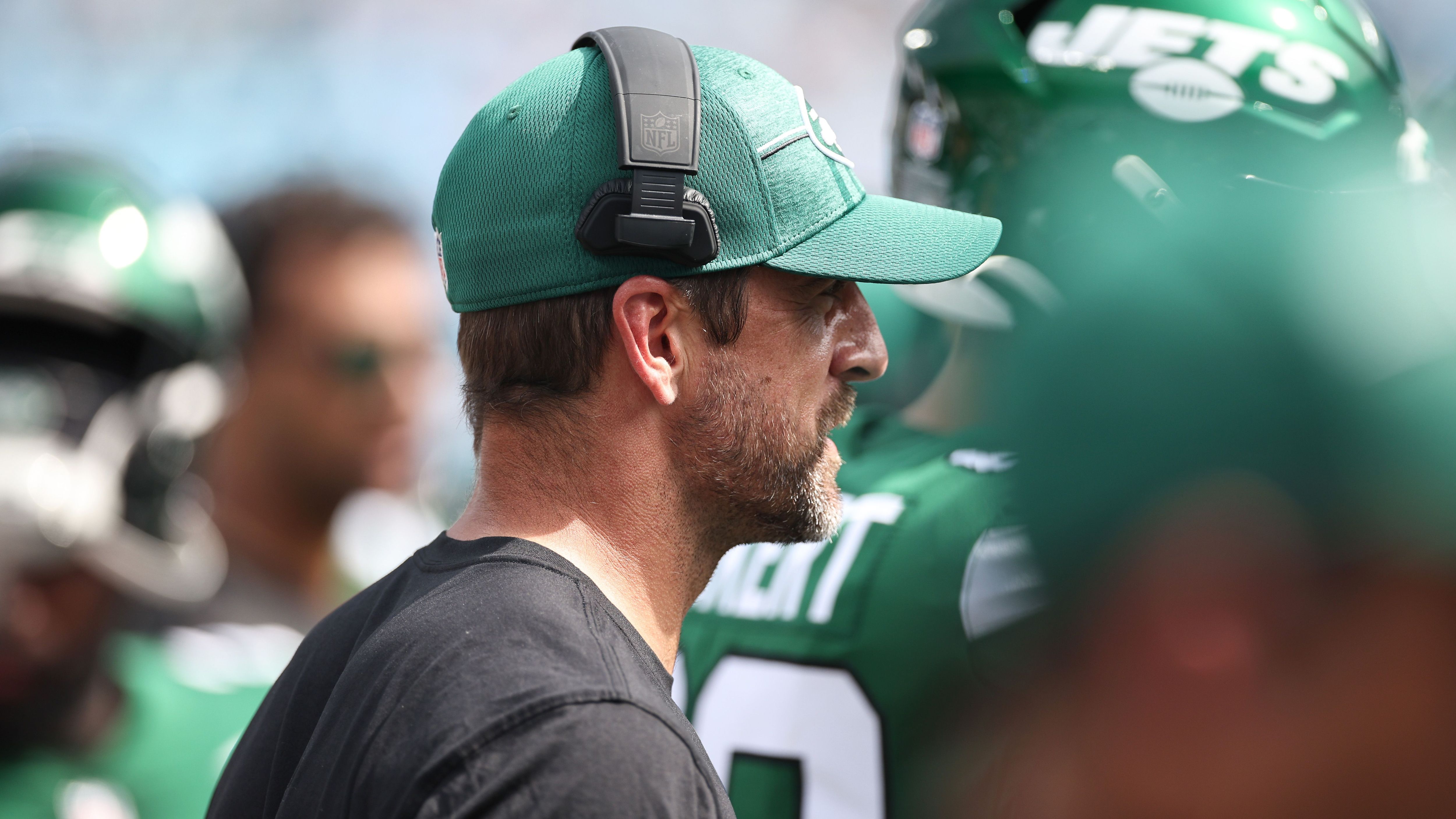 <strong>New York Jets</strong><br>- Aaron Rodgers (Foto): Mit Rodgers auf der QB-Position sollen die Playoffs erreicht werden.<br>- Garrett Wilson: Nach einer starken Rookie-Saison sind die Erwartungen hoch.<br>- Sauce Gardner: Schon im zweiten Jahr ist der Cornerback ein Leader im Team.<br>- Quinnen Williams: Mit neuem Vertrag steht einer produktiven Saison nichts im Weg.<br>- Dalvin Cook: Der prominente Neuzugang will zeigen, dass er noch immer ein Top-Running-Back ist.