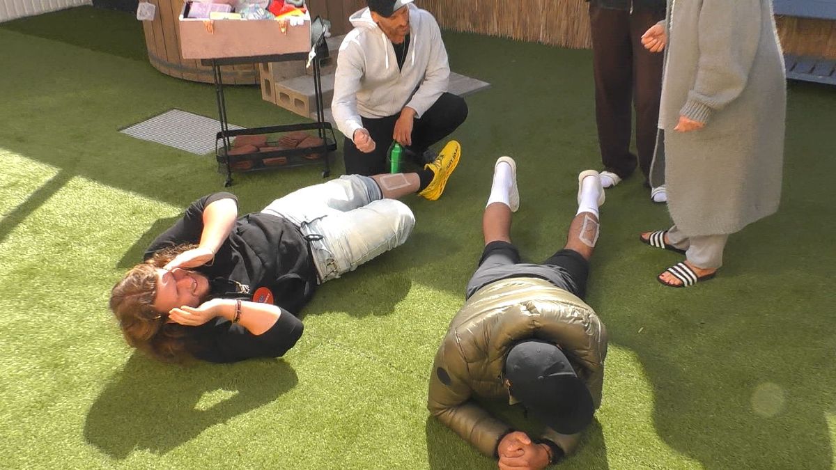 "Big Brother" 2024: Wer gewinnt im Waxing-Duell? Nicos oder Christian?