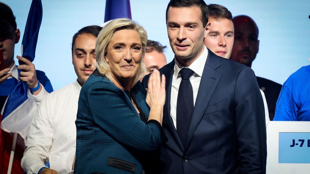 Die Vorsitzende des französischen rechtsnationalen Rassemblement National (RN), Marine Le Pen (l), und Parteichef Jordan Bardella