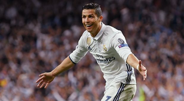 
                <strong>Platz 3: Cristiano Ronaldo (Real Madrid) - 16 Tore im Clasico</strong><br>
                Primera Division: 8Copa del Rey: 5Spanischer Supercup: 3
              