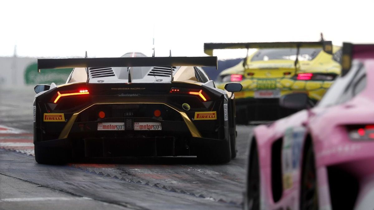 Die Bremslichter von Caldarellis Lamborghini: Rechts fehlt ein Lichtstreifen