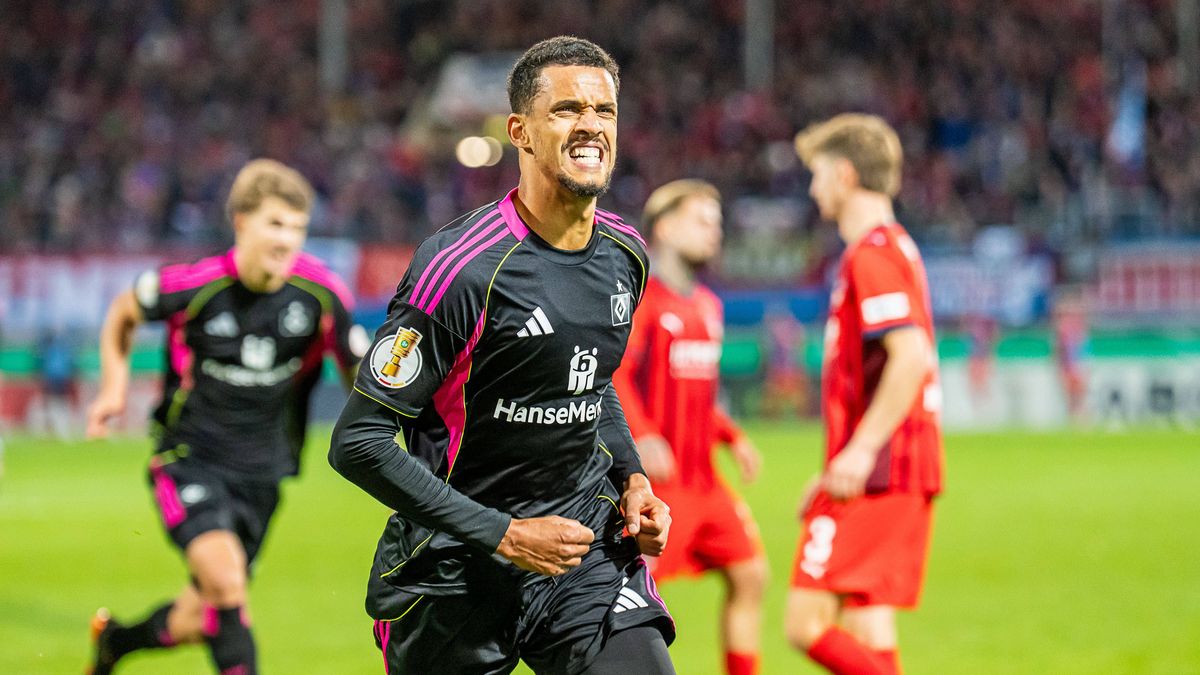 Robert Glatzel (Hamburger SV, 09) jubelt nach seinem Tor, GER, 1. FC Heidenheim vs. Hamburger SV, Fussball, DFB-Pokal, Spielzeit 2025 2026, 28.10.2025, DFB DFL regulations prohibit any use of photo...