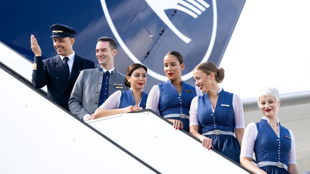 Für das Kabinenpersonal der Lufthansa gilt ab Mai 2024 ein neuer Tarifvertrag.