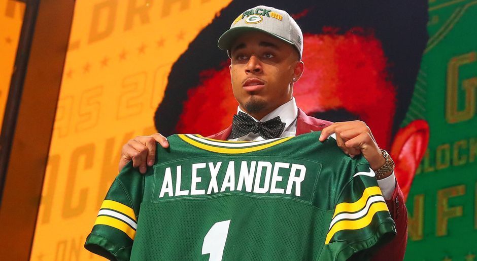 
                <strong>18. Green Bay Packers: CB Jaire Alexander </strong><br>
                Er will, dass es seiner Familie gut geht und sicherstellen, dass sie alles haben, was sie brauchen. "In Green Bay werde ich nicht viel ausgeben, also spare ich eine Menge. Vielleicht lege ich mir eine Farm zu."
              