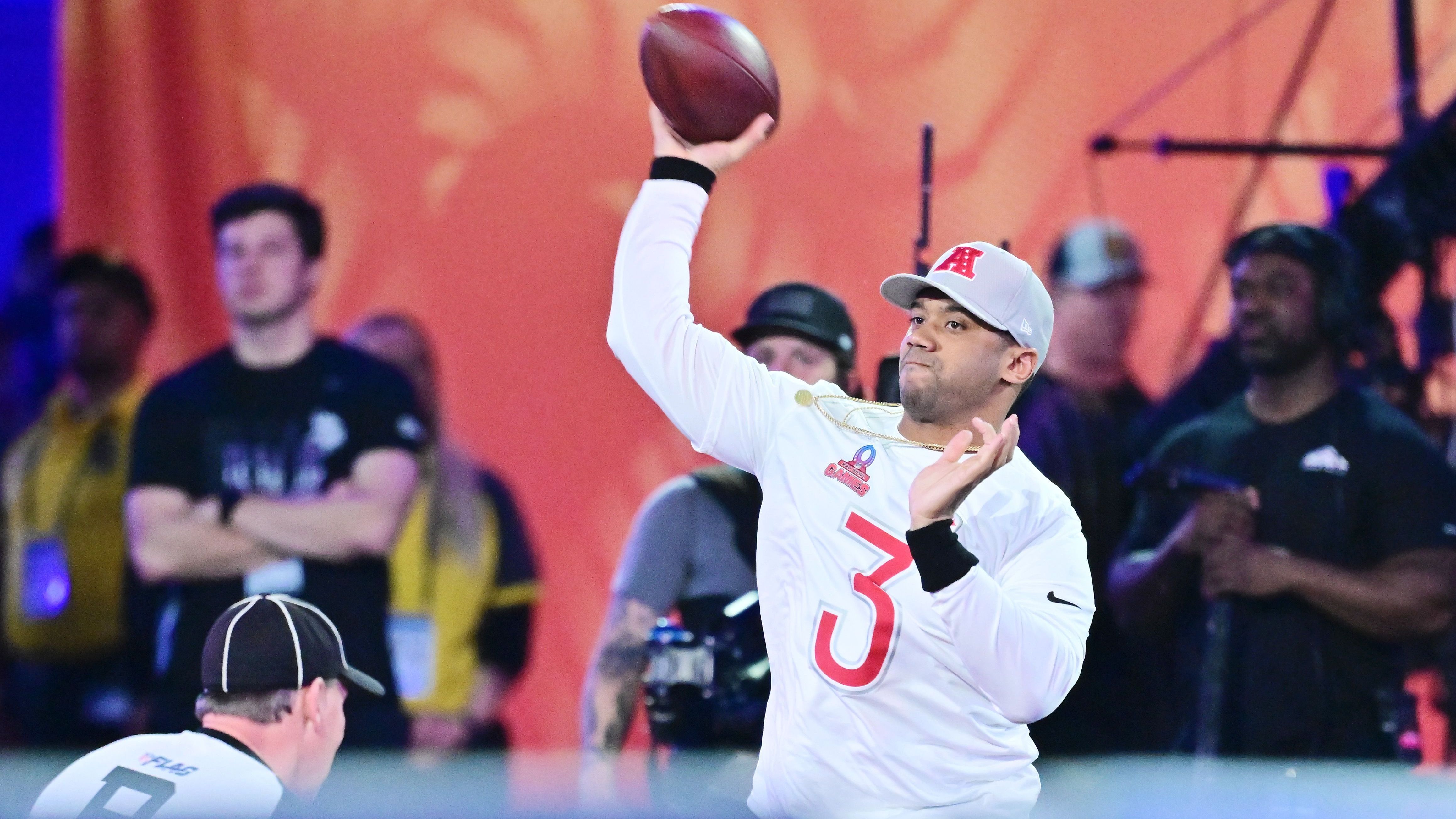 <strong>Russell Wilson (zuletzt Pittsburgh Steelers)</strong><br>... und die Giants sollen wohl trotz der jüngsten Verpflichtung von Jameis Winston immer noch Interesse an einem weiteren Quarterback haben. Denn wie "NBC Sports" berichtet, ist Winston als Backup eingeplant, Wilson könnte demnach als potenzieller Starter nach New York kommen.