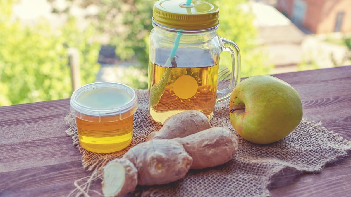 Homemade energy drink switchel in a mason jar